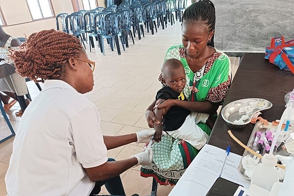 Cribado en el Centro Médico Saint Laurent de Villaregia, Costa de Marfil