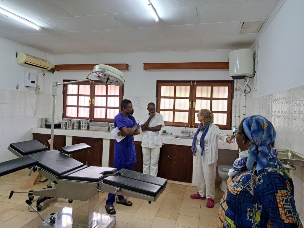 Visita al Quirófano de Leboudi