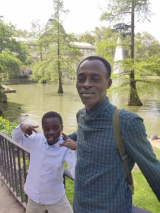 2023.04.09 TAOFIK e Ismaila paseo (2)